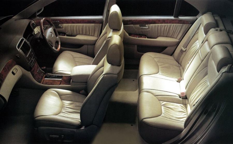 Интерьер Toyota Celsior 2000 года  (фото 6 из 22)